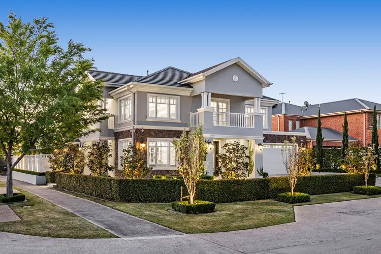 1 Frome Court, Taylors Hill VIC 3037