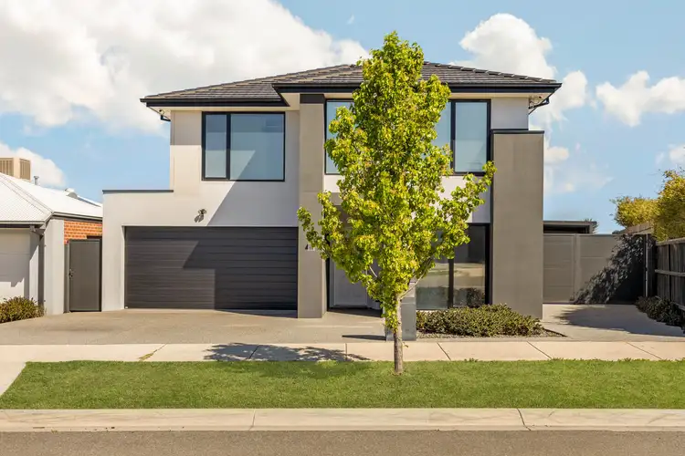 16 Healy Avenue, Sunbury VIC 3429