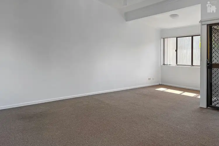 Fourth view of Homely townhouse listing, 6/447 Esplanade, Torquay QLD 4655