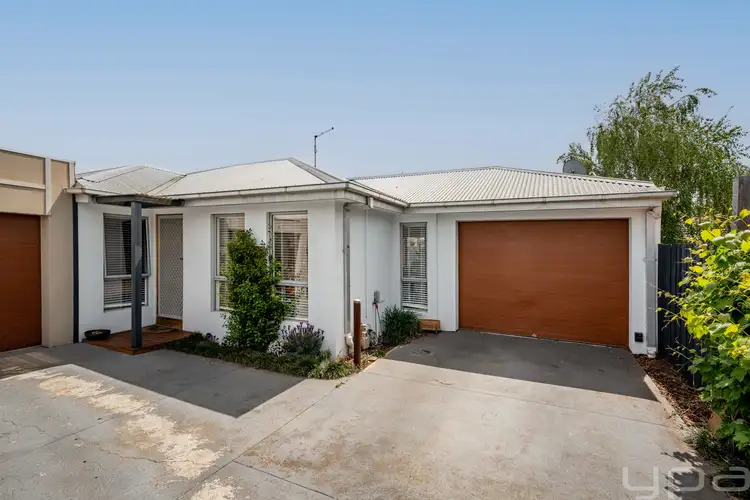 2/6 Pagnoccolo Street, Werribee VIC 3030