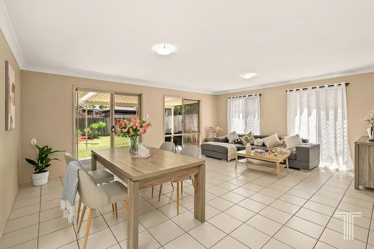 5 Araluen Place, Carindale QLD 4152