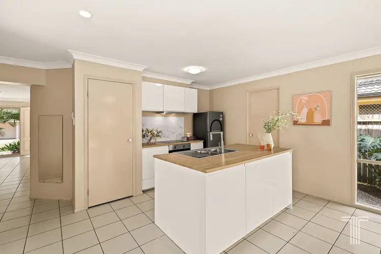 Sixth view of Homely house listing, 5 Araluen Place, Carindale QLD 4152