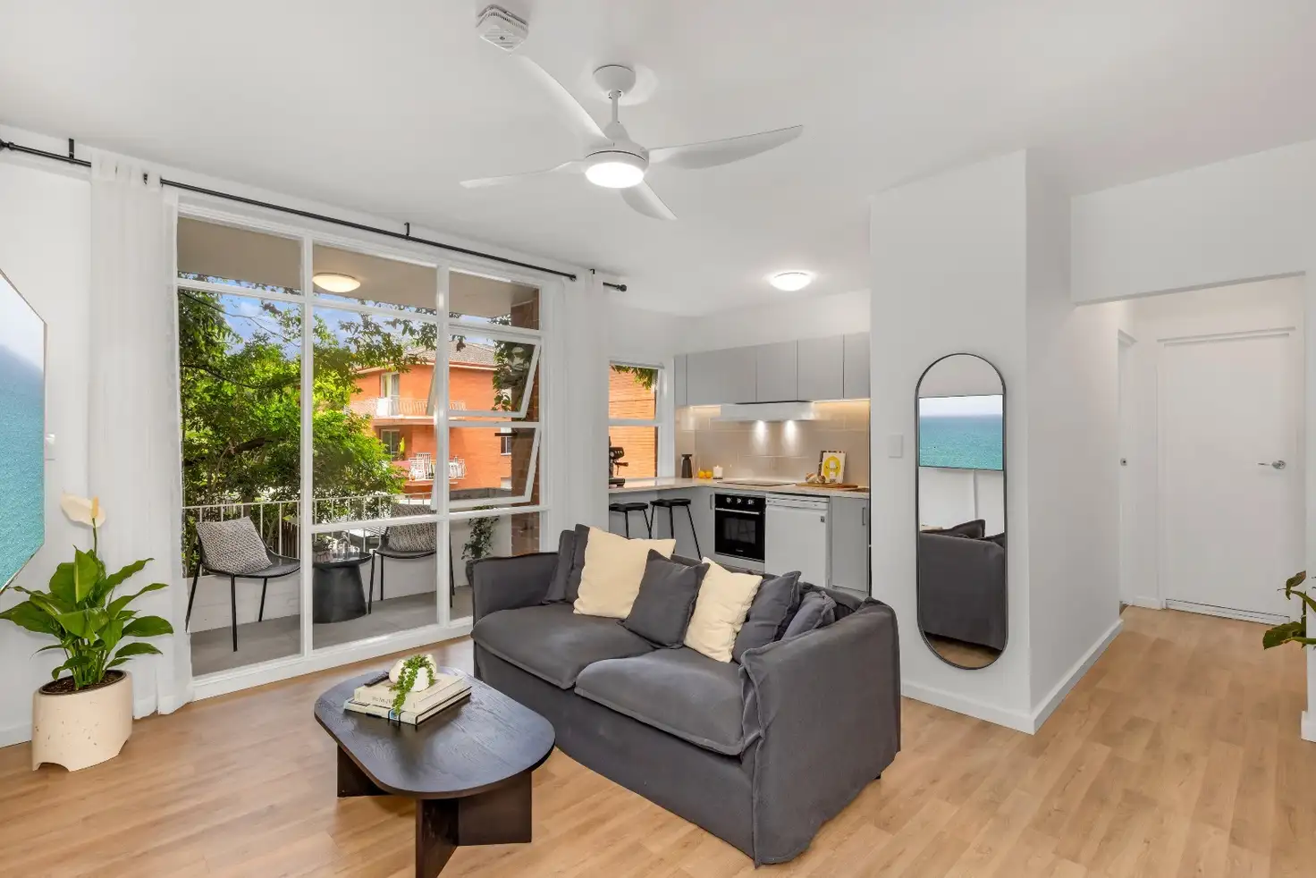 Main view of Homely unit listing, 11/21 Redman Road, Dee Why NSW 2099