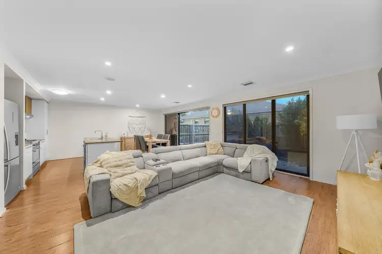 24 Mathoura Avenue, Werribee VIC 3030