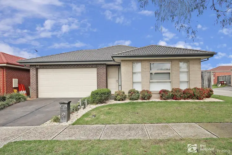 9 Hogan Street, Cranbourne East VIC 3977