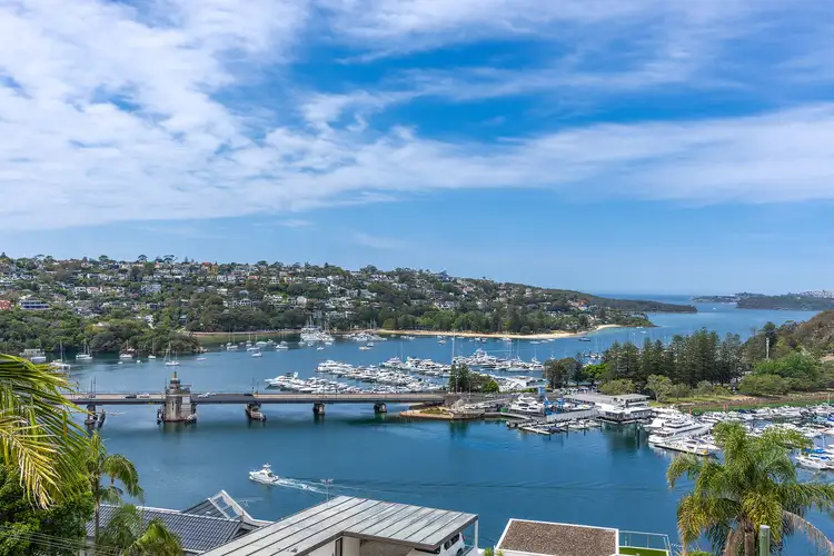 19 Edgecliffe Esplanade