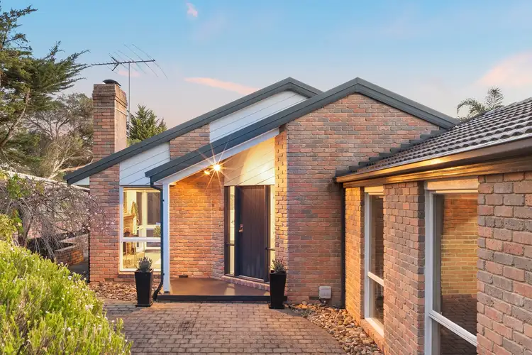 1 Thomas Hardy Drive, Templestowe VIC 3106