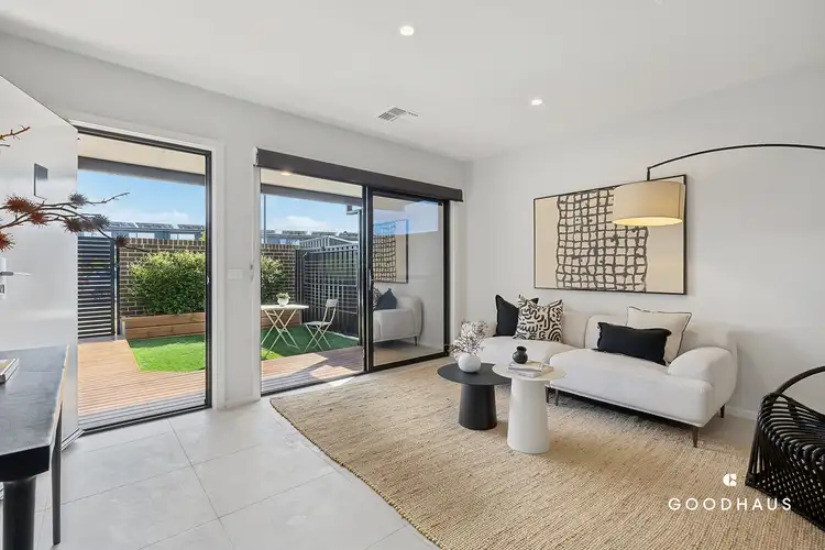 14/10 Margules Crescent