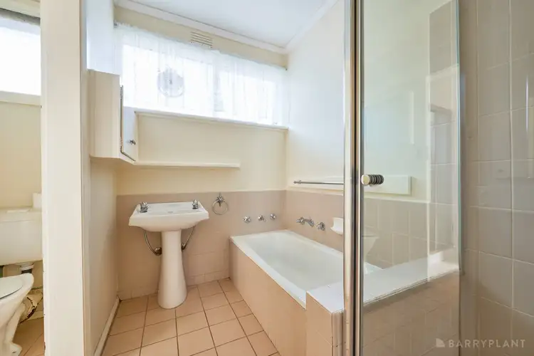 Sixth view of Homely house listing, 5 Oaklands Crescent, Frankston VIC 3199