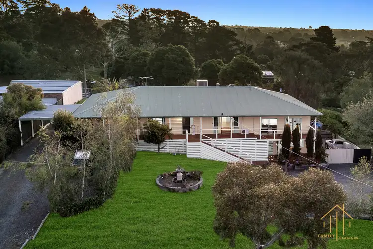 8 Stanhill Drive, Cranbourne South VIC 3977