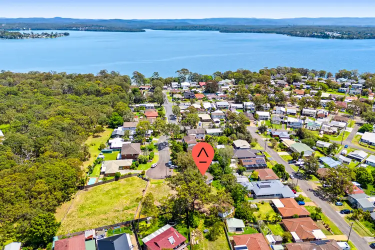 Second view of Homely house listing, 5 Apanie Close, Summerland Point NSW 2259