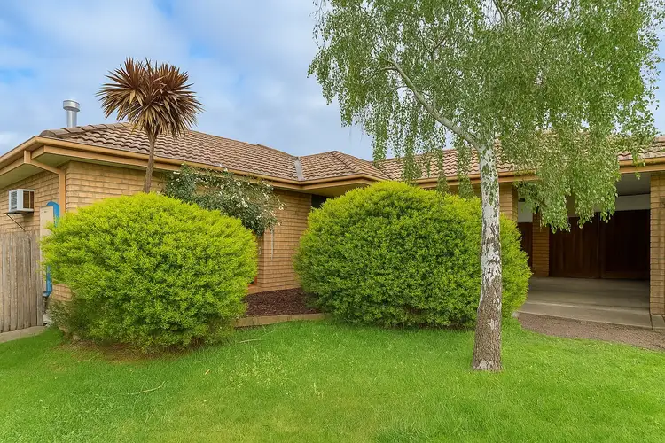 27 Pinnacle Way, Hampton Park VIC 3976