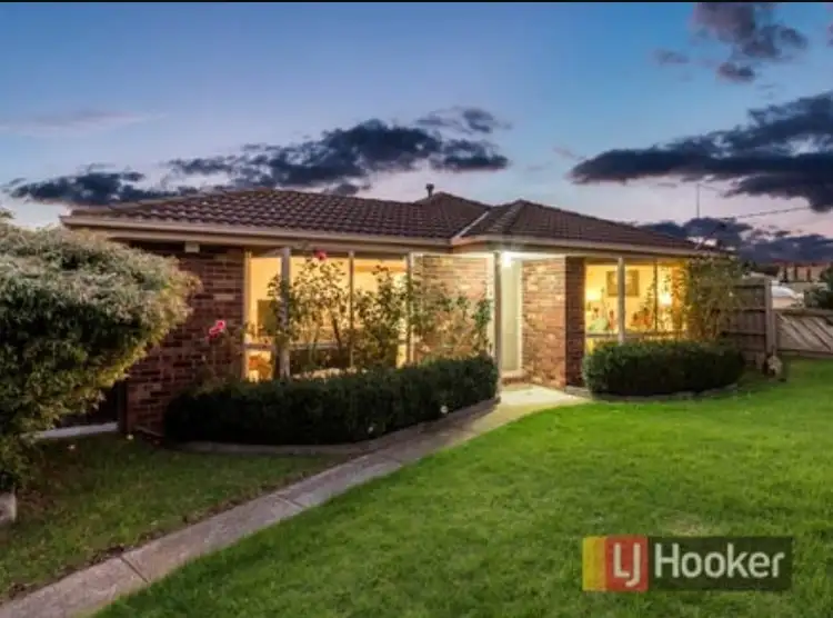27 Pinnacle Way, Hampton Park VIC 3976