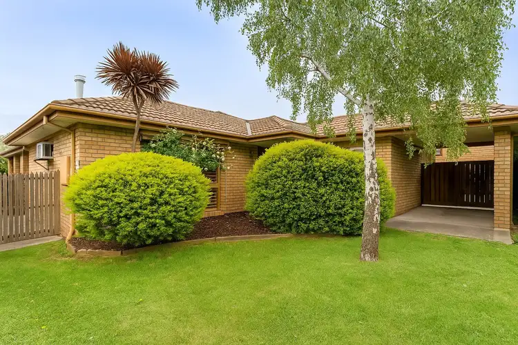 27 Pinnacle Way, Hampton Park VIC 3976