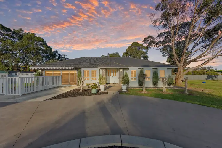 1b Meeking Drive, Pakenham VIC 3810