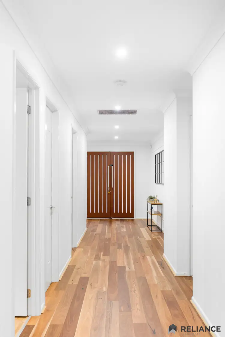 Second view of Homely house listing, 6 Merrica Court, Craigieburn VIC 3064