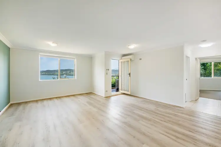 7/92 John Whiteway Drive, Gosford NSW 2250