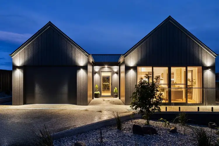 6 Oakmont Road, Midway Point TAS 7171
