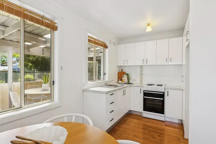 5 Isis Street, Wyoming NSW 2250