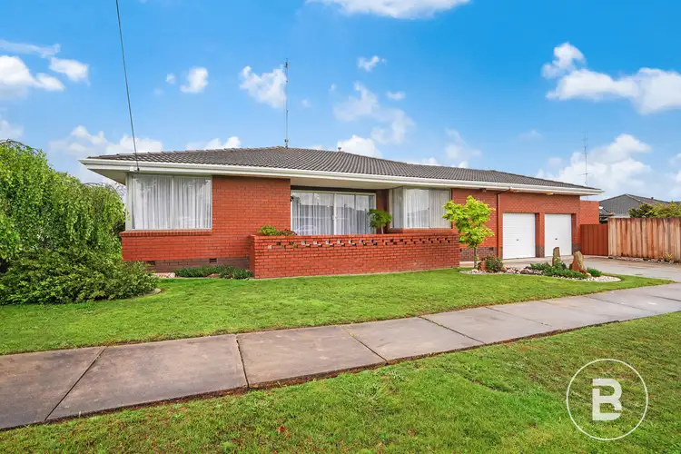 10 Adela Street, Wendouree VIC 3355