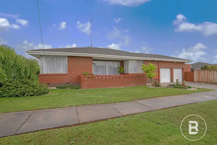 10 Adela Street, Wendouree VIC 3355