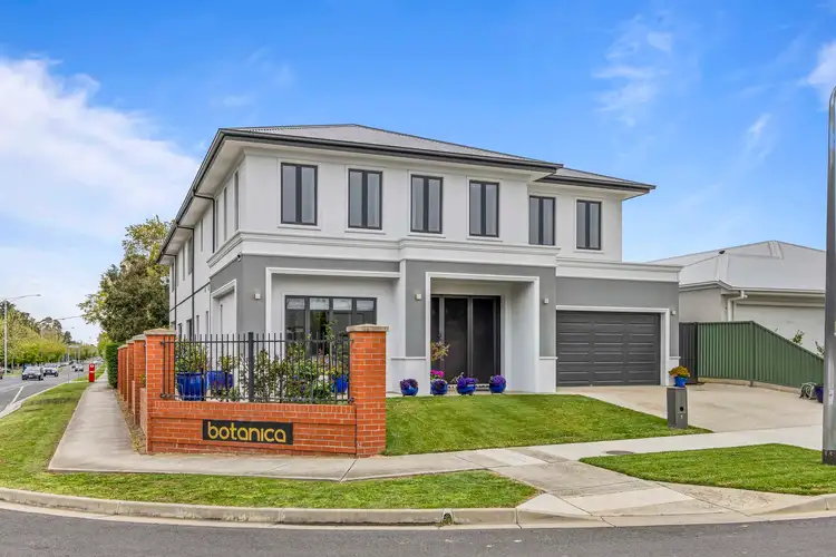 1 Scarlet Drive, Lake Gardens VIC 3355