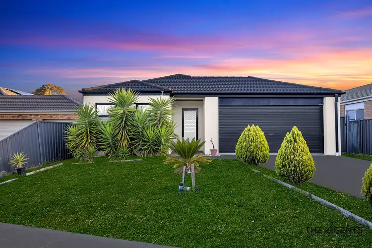 9 Murrumbidgee Street, Manor Lakes VIC 3024