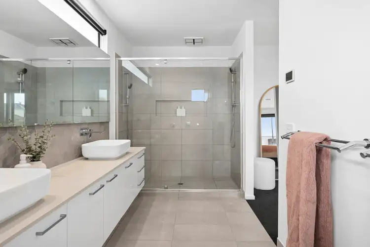 Sixth view of Homely house listing, 33 Springdale Rise, Highton VIC 3216