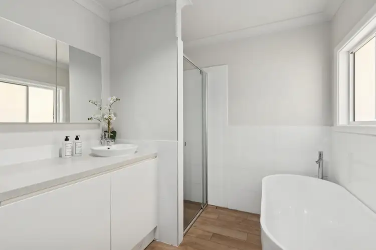 Fifth view of Homely house listing, 8 Opala Avenue, Wyoming NSW 2250