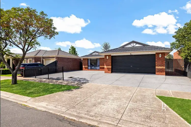 16 Aneta Avenue, Hillside VIC 3037