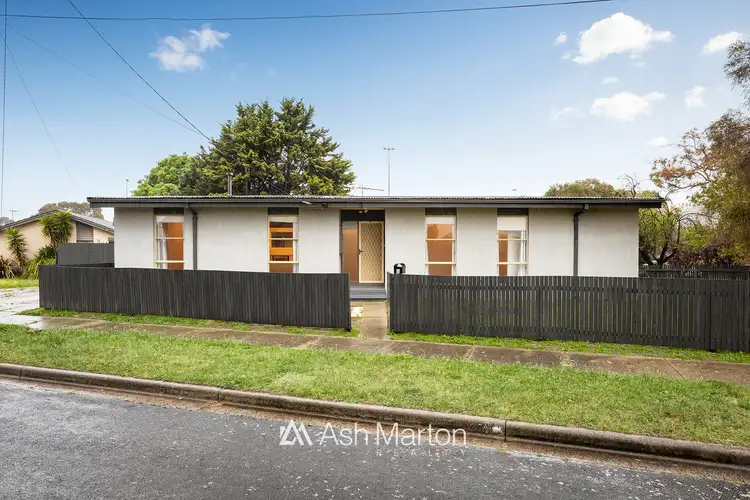 8 Richardson Drive, Mornington VIC 3931