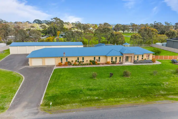 10 Ibis Gardens Court, Cardigan VIC 3352