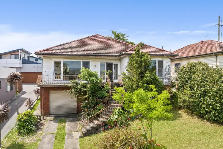 6 Gundarun Street, West Wollongong NSW 2500