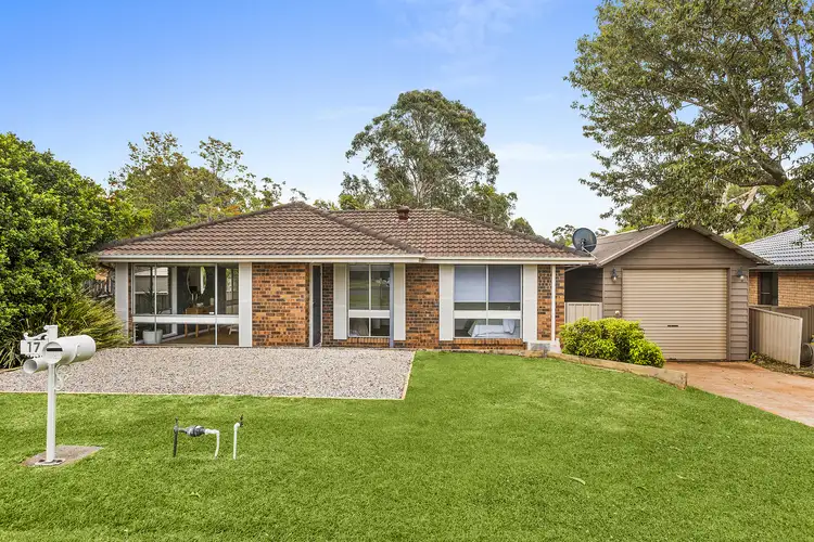17 Fraser Crescent, Albion Park NSW 2527
