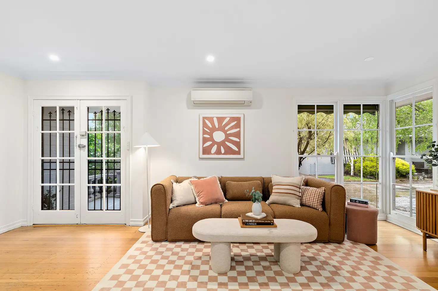 Main view of Homely unit listing, 2/33-35 Linacre Road, Hampton VIC 3188