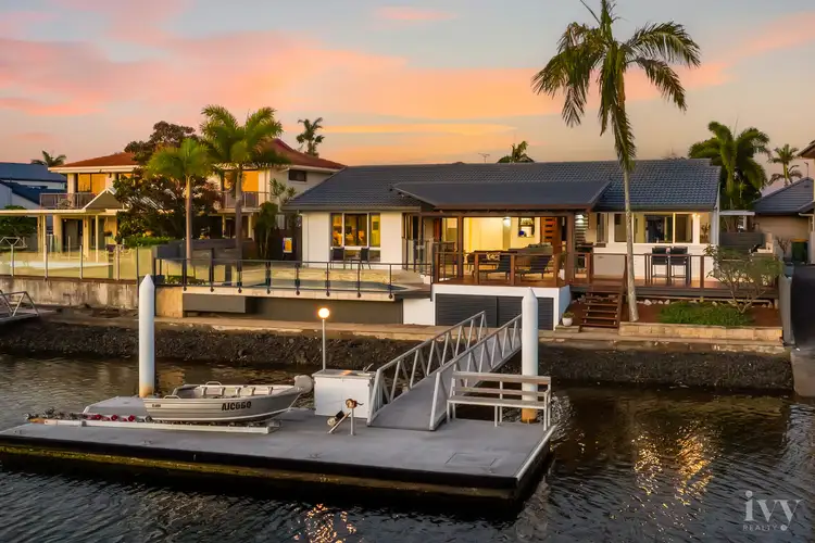 27 Kikori Crescent, Runaway Bay QLD 4216