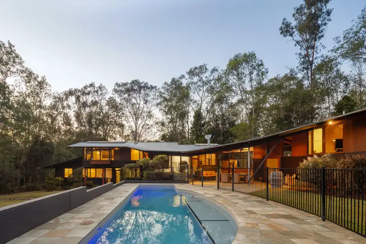 25 Leahey Road, Brookfield QLD 4069