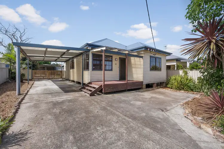 19 York Crescent, Belmont North NSW 2280