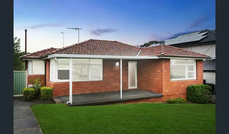 29 Surrey Avenue, Georges Hall NSW 2198