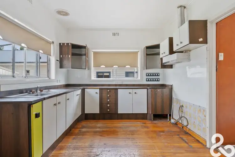Fifth view of Homely house listing, 5 Hobbs Crescent, Reservoir VIC 3073