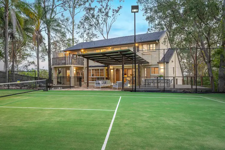 15 Narnoo Street, Chapel Hill QLD 4069