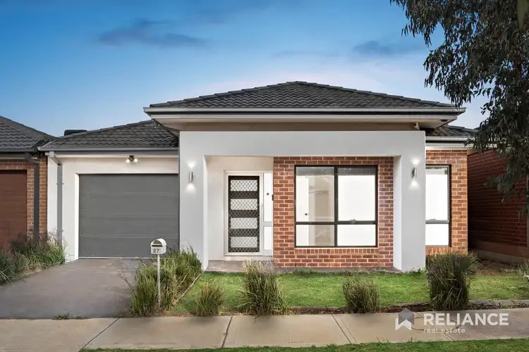 27 Morningside Drive, Thornhill Park VIC 3335