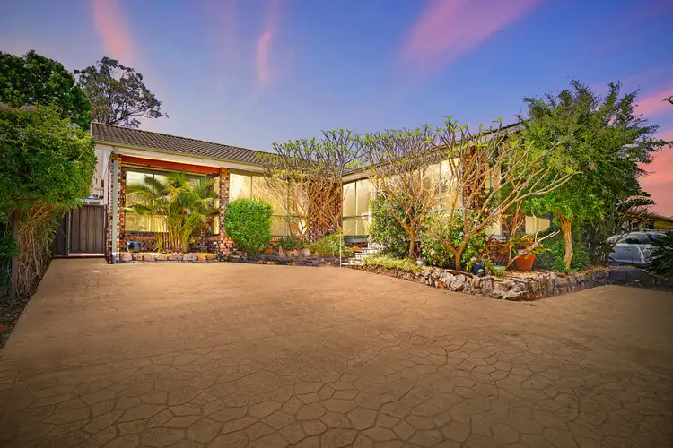 16 Barrallier Way, St Clair NSW 2759