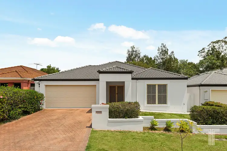 5 Sorrento Close, Carindale QLD 4152