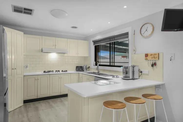 Fourth view of Homely house listing, 17 Karinya Close, Werribee VIC 3030