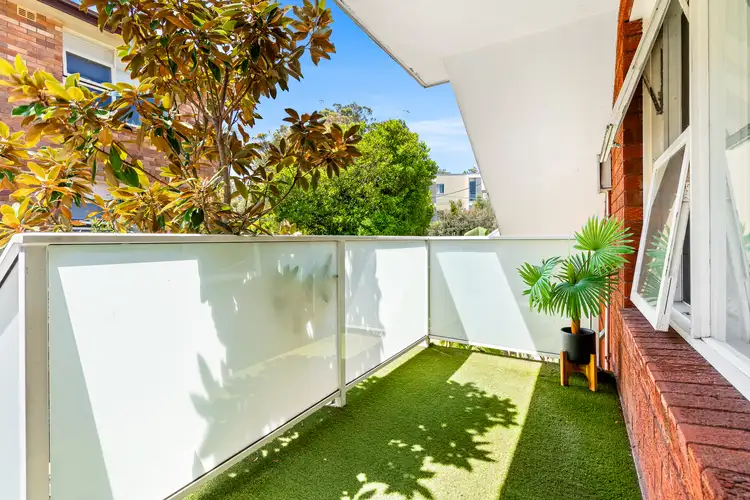 1/28 Clarence Avenue, Dee Why NSW 2099