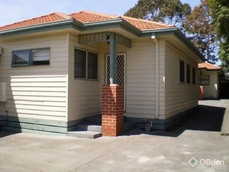 2/2 Barkly Street, Hughesdale VIC 3166