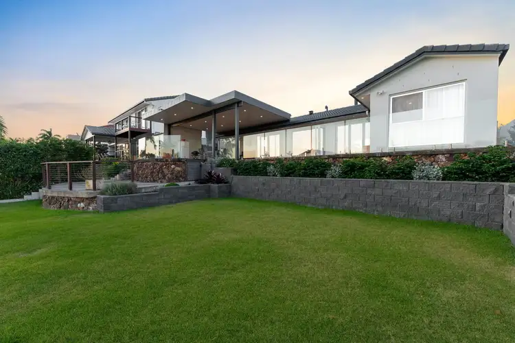 8 Glenbrook Avenue, Benowa Waters QLD 4217