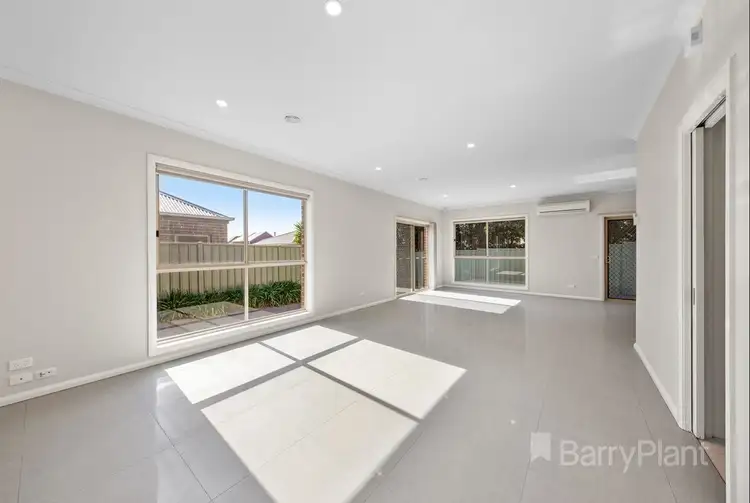 Fourth view of Homely house listing, 21 Kunuka Circuit, Caroline Springs VIC 3023