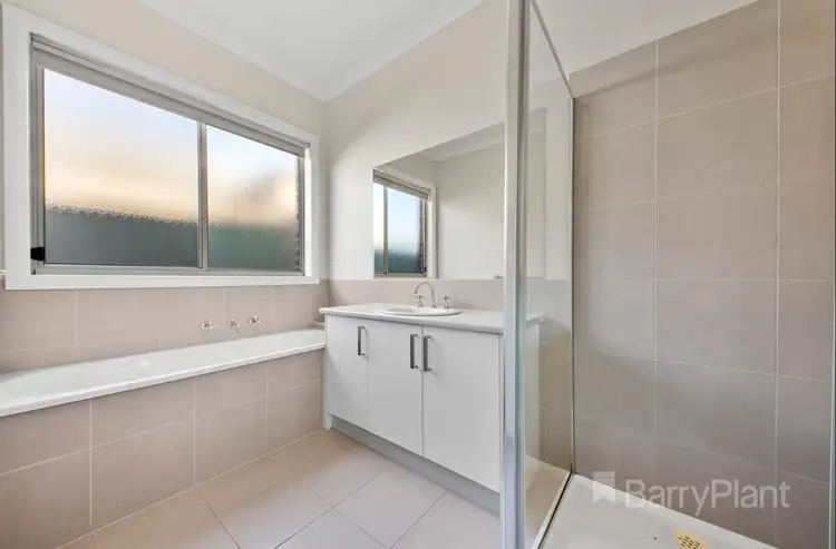 Fifth view of Homely house listing, 21 Kunuka Circuit, Caroline Springs VIC 3023